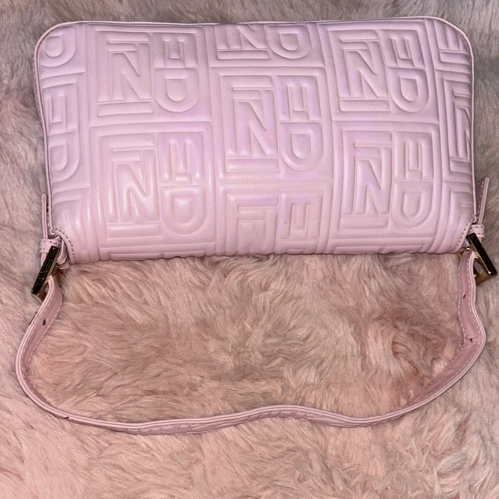 Fendi Logo Embossed Nappa Pink Leather Baguette - Picture 5 of 17